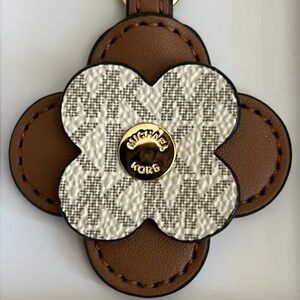 New Boxed Michael Kors Brown and Cream Key & Card Holder